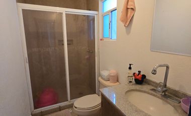 Casa en VENTA a 1.5 km de AV. UNIVERSIDAD, Cuernavaca Morelos.