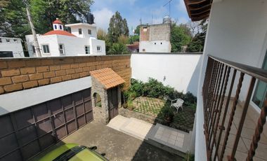 Casa en VENTA a 1.5 km de AV. UNIVERSIDAD, Cuernavaca Morelos.