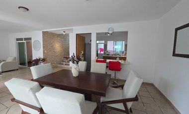 Casa en VENTA a 1.5 km de AV. UNIVERSIDAD, Cuernavaca Morelos.