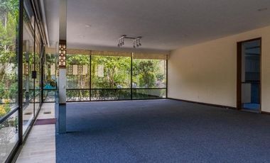 Casa en Venta en condominio en Bosques de las Lomas