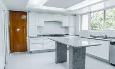 Casa en Venta en condominio en Bosques de las Lomas