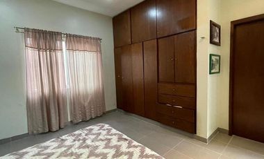 Espaciosa residencia en venta en Valladolid