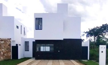 Venta de Casa en Privada con Amenidades, Zona Norte de Mérida
