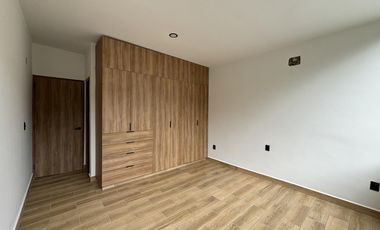 LOMAS DEL DORADO, Casa en VENTA con amplio jardin, estancia de TV y 3 recamaras con baño