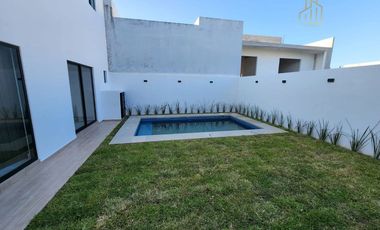 Casa 4 Recamaras en Venta en Fraccionamiento Las Palmas