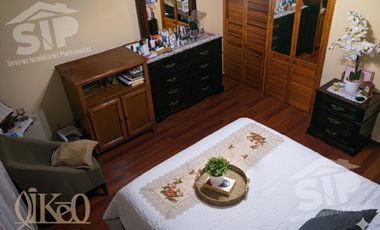 Amplia casa en venta, Fraccionamiento Oceanía.