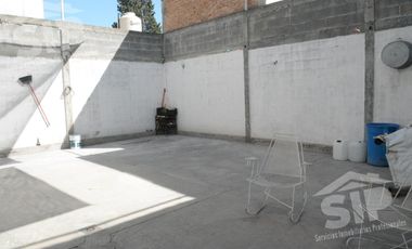 Amplia casa en venta, Fraccionamiento Oceanía.