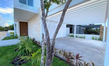 Casa en venta en Cancun Lagos del sol