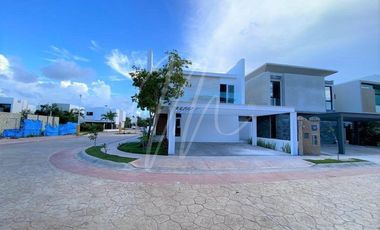 Casa en venta en Cancun Lagos del sol
