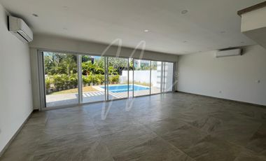 Casa en venta en Cancun Lagos del sol