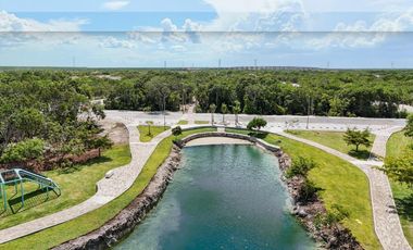 Terreno en venta frente en Lausana Residencial, Cancún