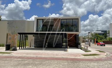 Casa en venta en Cancun Lagos del sol