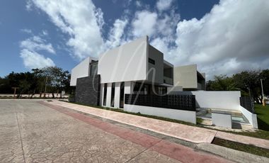 Casa en venta en Cancun Lagos del sol