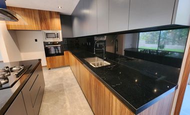 Casa en Venta Club de Golf Altozano colinda campo de Golf