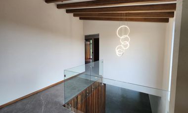 Casa en Venta Club de Golf Altozano colinda campo de Golf