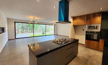 Casa en Venta Club de Golf Altozano colinda campo de Golf