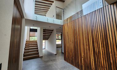 Casa en Venta Club de Golf Altozano colinda campo de Golf