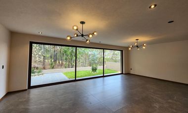 Casa en Venta Club de Golf Altozano colinda campo de Golf