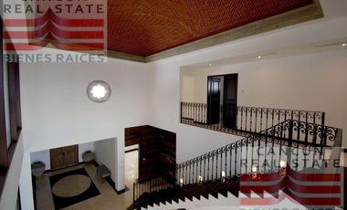 Casa en Venta, 5 habitaciones, con acceso al mar.