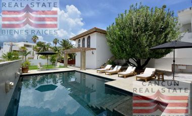 Casa en Venta, 5 habitaciones, con acceso al mar.