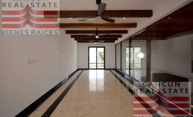 Casa en Venta, 5 habitaciones, con acceso al mar.