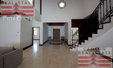 Casa en Venta, 5 habitaciones, con acceso al mar.