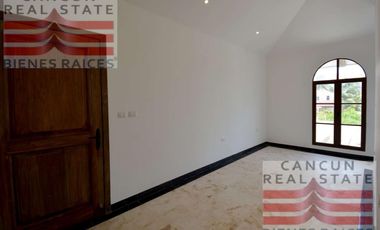 Casa en Venta, 5 habitaciones, con acceso al mar.