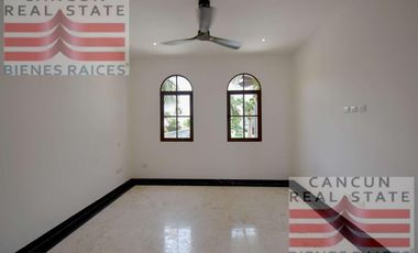 Casa en Venta, 5 habitaciones, con acceso al mar.