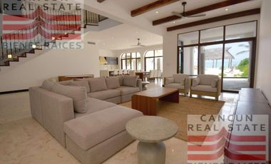 Casa en Venta, 5 habitaciones, con acceso al mar.