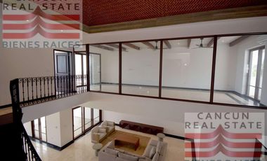Casa en Venta, 5 habitaciones, con acceso al mar.