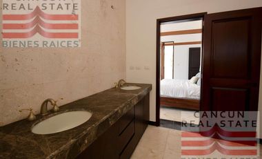 Casa en Venta, 5 habitaciones, con acceso al mar.