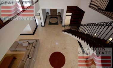 Casa en Venta, 5 habitaciones, con acceso al mar.