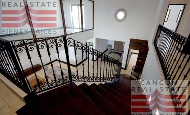 Casa en Venta, 5 habitaciones, con acceso al mar.