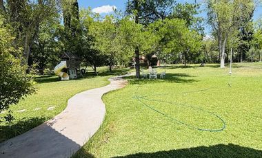 Amplia casa de un Piso en Venta en Los Valdez