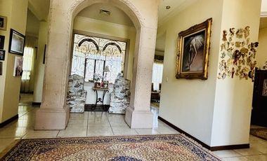 Amplia casa de un Piso en Venta en Los Valdez