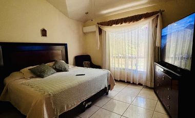 Amplia casa de un Piso en Venta en Los Valdez