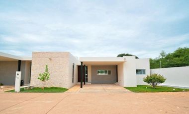Hermosa Residencia de Una Planta en Zona Norte de Mérida