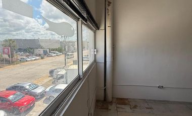 Bodega industrial con oficinas en Venta, Cancún.