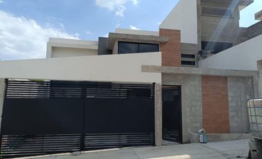 Preventa de casa con cuatro recámaras y jardín en Santa Anita Huiloac, Apizaco, Tlaxcala.