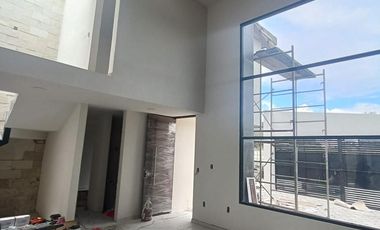 Preventa de casa con cuatro recámaras y jardín en Santa Anita Huiloac, Apizaco, Tlaxcala.