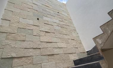 Preventa de casa con cuatro recámaras y jardín en Santa Anita Huiloac, Apizaco, Tlaxcala.