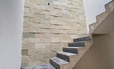 Preventa de casa con cuatro recámaras y jardín en Santa Anita Huiloac, Apizaco, Tlaxcala.