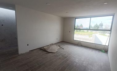 Preventa de casa con cuatro recámaras y jardín en Santa Anita Huiloac, Apizaco, Tlaxcala.