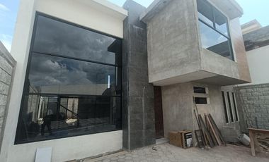 Preventa de casa con cuatro recámaras y jardín en Santa Anita Huiloac, Apizaco, Tlaxcala.