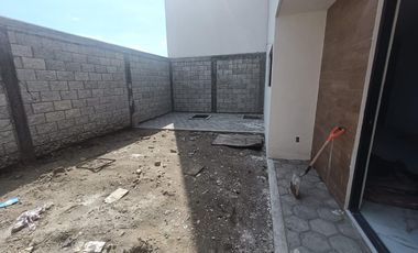 Preventa de casa con cuatro recámaras y jardín en Santa Anita Huiloac, Apizaco, Tlaxcala.