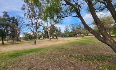 Casa Venta OPORTUNIDAD en Club de Golf Erandeni colinda campo de golf