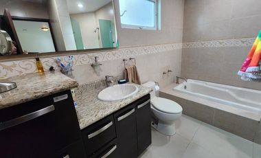 Casa Venta OPORTUNIDAD en Club de Golf Erandeni colinda campo de golf