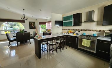 Casa Venta OPORTUNIDAD en Club de Golf Erandeni colinda campo de golf