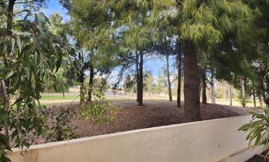 Casa Venta OPORTUNIDAD en Club de Golf Erandeni colinda campo de golf