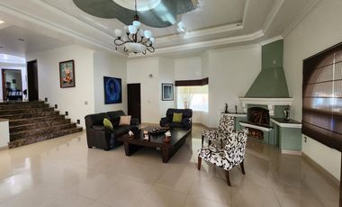 Casa Venta OPORTUNIDAD en Club de Golf Erandeni colinda campo de golf